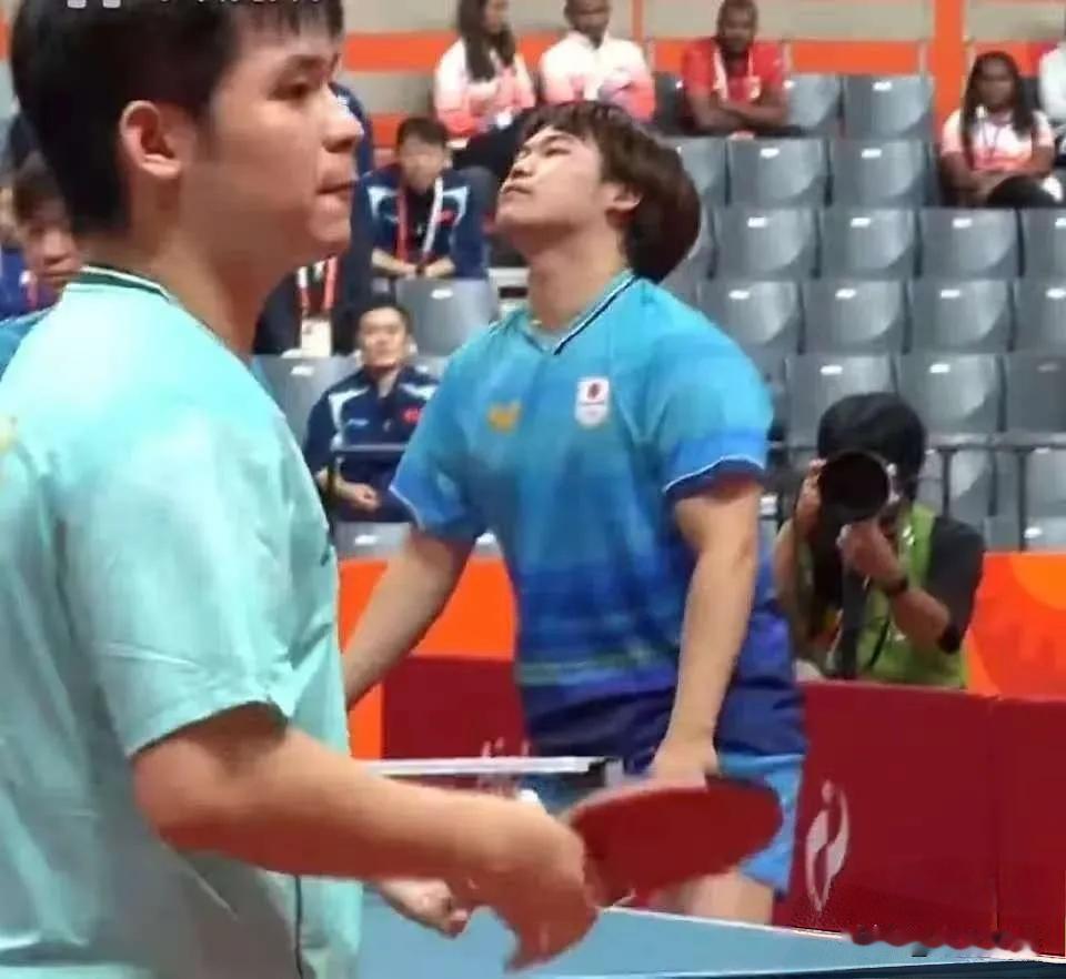 松岛辉空这回尴尬了。亚运会他不仅搭档户上隼辅1：4不敌林诗栋/黄友政无缘决赛，
