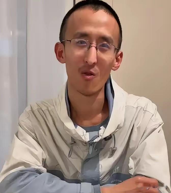 全国最小博士如今卡里只剩几千块：那个10岁上大学的神童，终于还是被父母“抢跑”毁