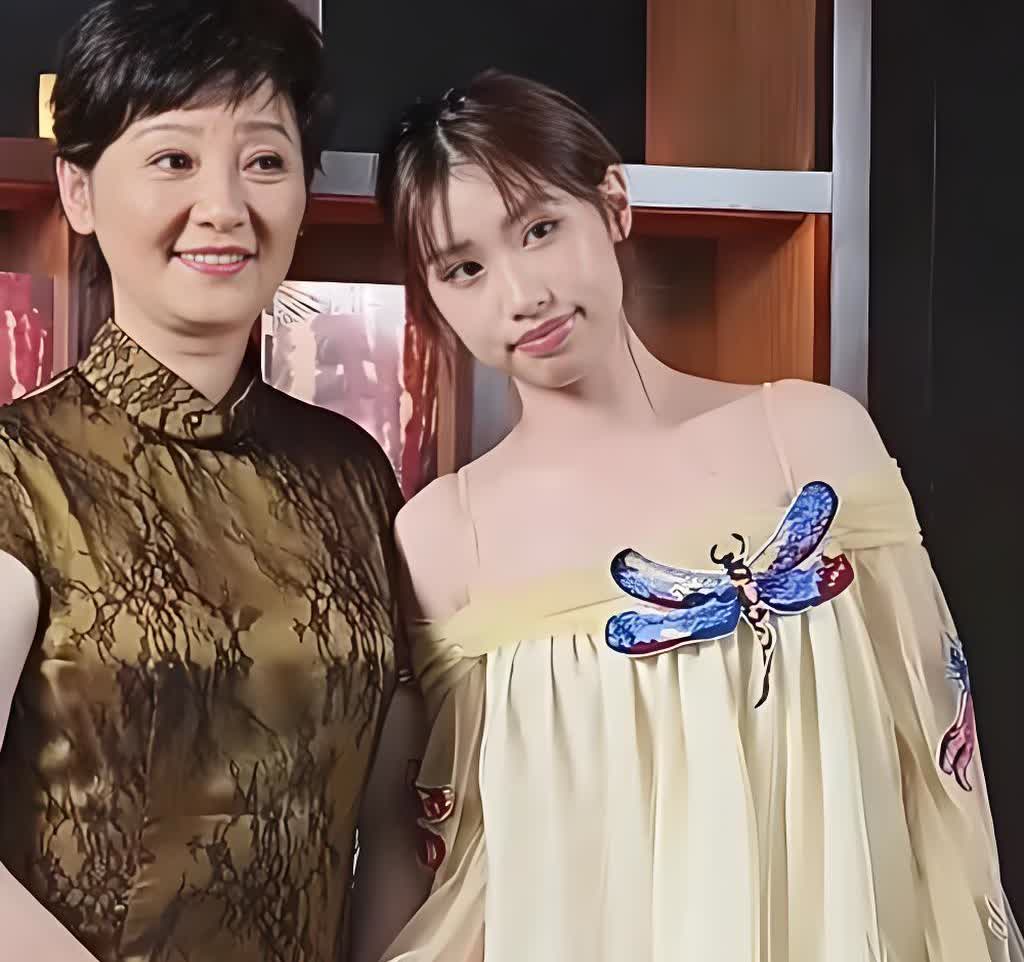 徐帆又要一夜一夜难眠了， 不是因为她的养女不漂亮，不是因为丈夫冯小刚不回