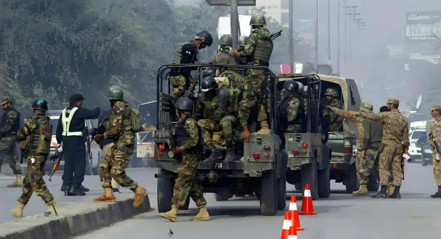 海陆空齐上阵，印巴二番战一触即发！五月份那场边境空中交锋的余波未平，时隔刚