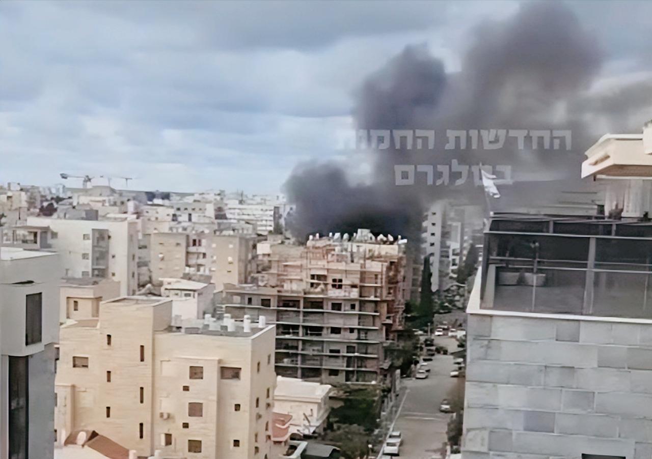 英媒爆出猛料，美以拦截弹快用完了，一直被吹上天的高端防空系统在真实战场上居然这么