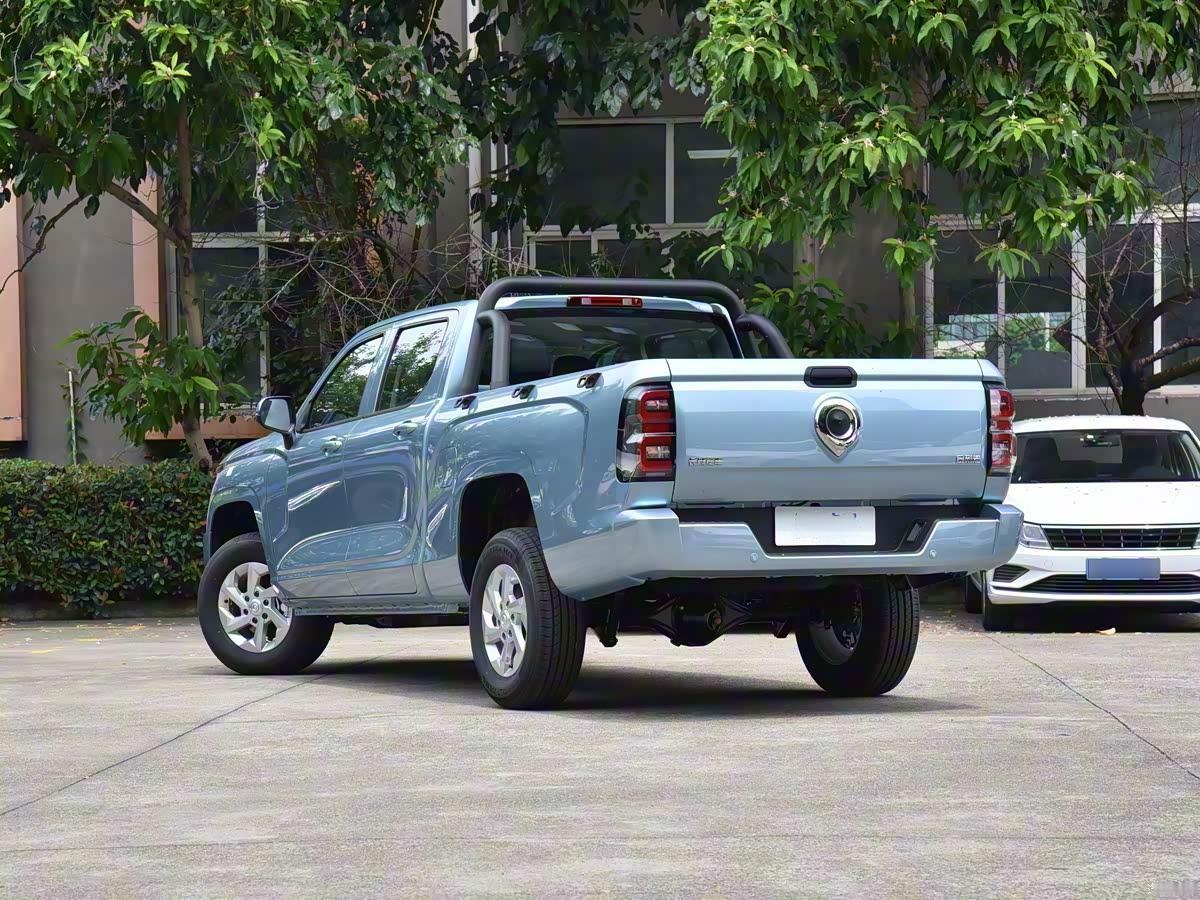 2026款长城金刚炮上市起售价8.98万元。全系采埃孚8AT变速箱+ESP车身稳