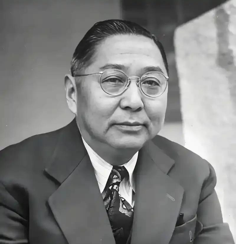 孙科一辈子没叫过宋庆龄一声妈，却在1949年替她挡了蒋介石一刀。 1949年