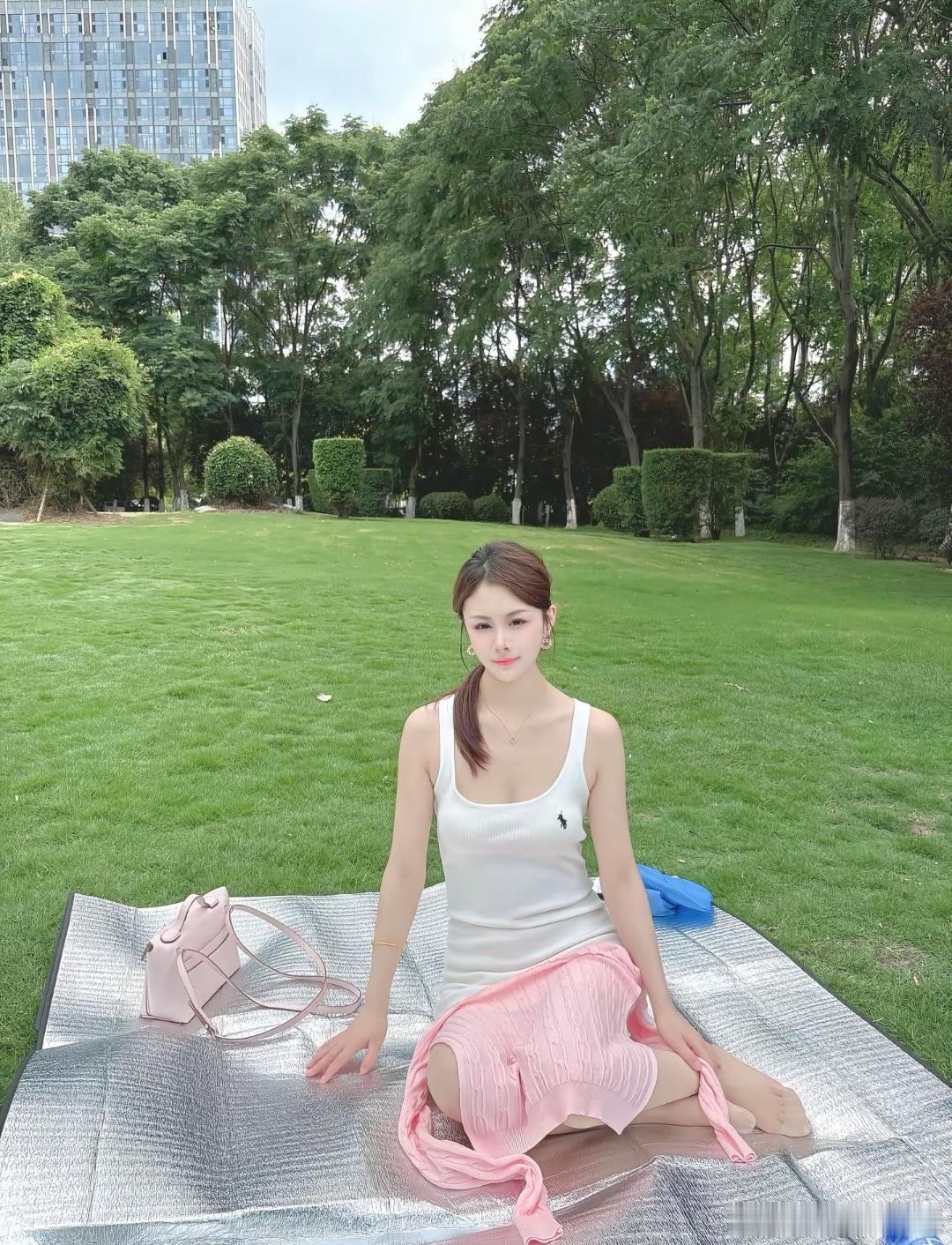 顶级街拍野餐美女美女精彩人像​​​