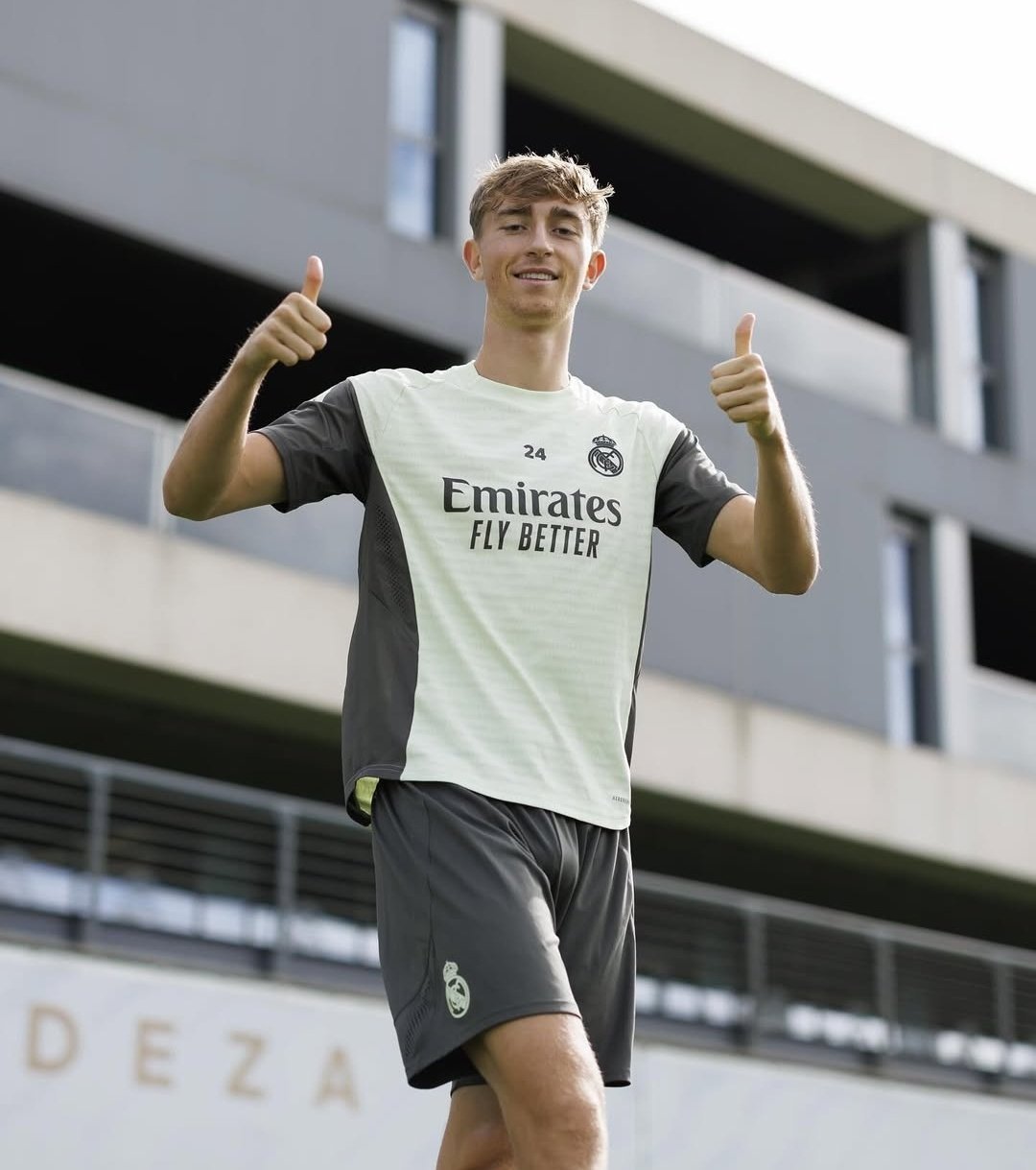 阿斯报：皇马目前仍不确定赫伊森能否及时康复出战西班牙国家德比。如果他无法康复，米