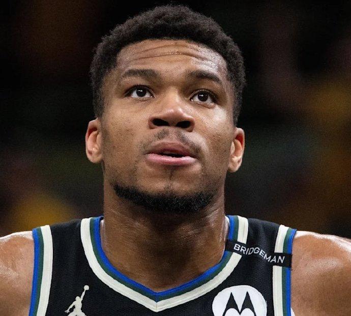 字母哥“逼宫”成功：根据记者sidery报道，雄鹿将在交易截止日前进行一笔激