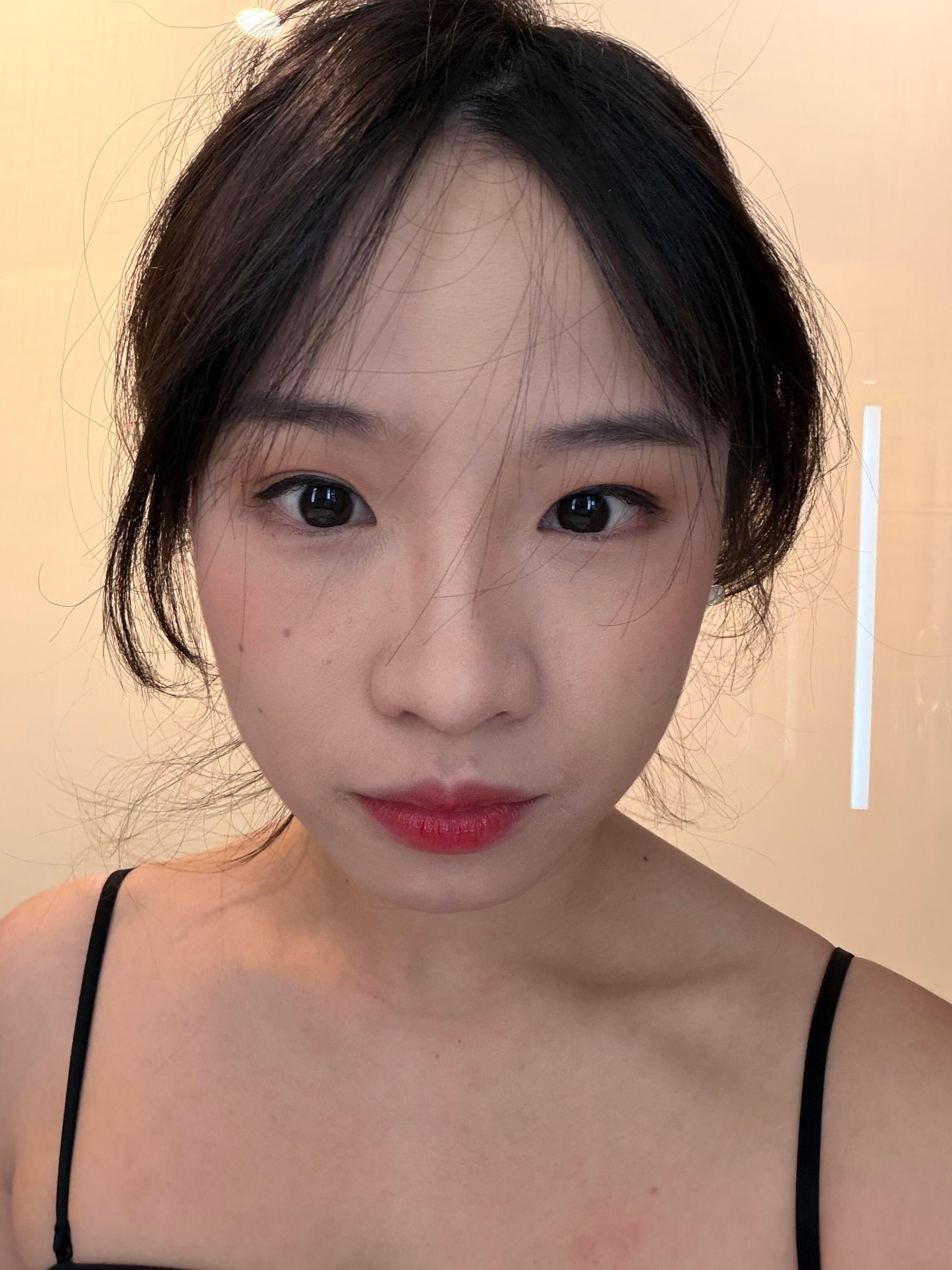 家人们..重要场合还是自己化妆吧