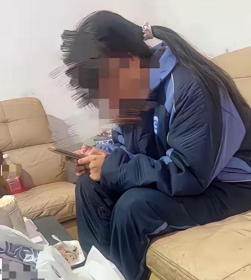 破防了！湖南，一女子不幸得宫颈癌去世，临终前，她将唯一的女儿托付给了闺蜜，还说闺