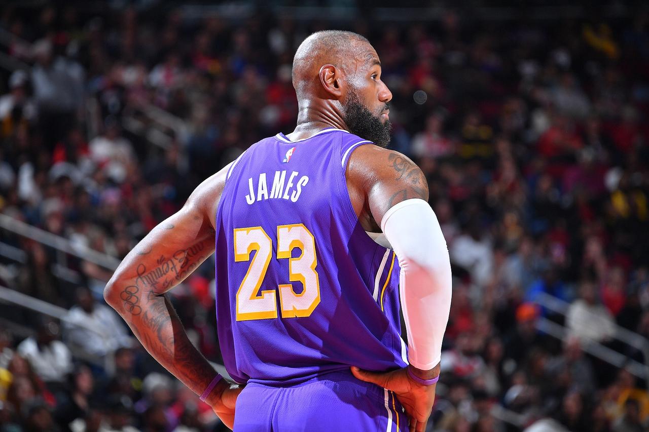 太难了！詹姆斯出场数纪录未来没人能破！打破众多NBA历史纪录的詹姆斯又迎来一