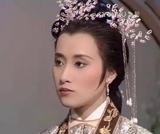 瑛姑，自己出轨还有理了！其实，瑛姑也就是仗着段皇爷本就心善，还喜欢她，才这么肆