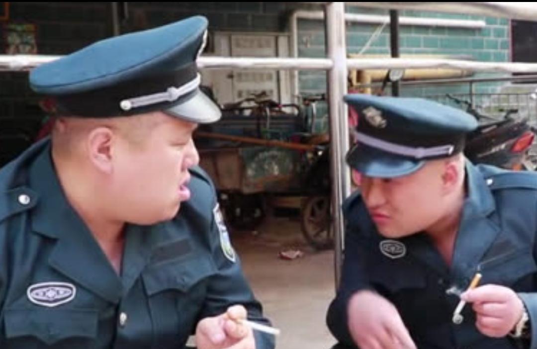当保安一定要记住，工作中少说话，多做事，别总想着靠别人。现在大部分人都势利眼，你