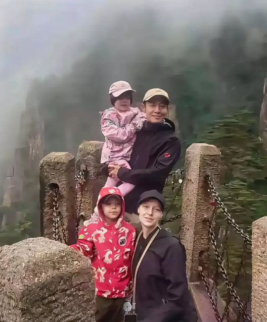 撒贝宁绝对是央视主持人里活得最为率真且豁达通透的一位！他主持节目时言辞坦率、直抒