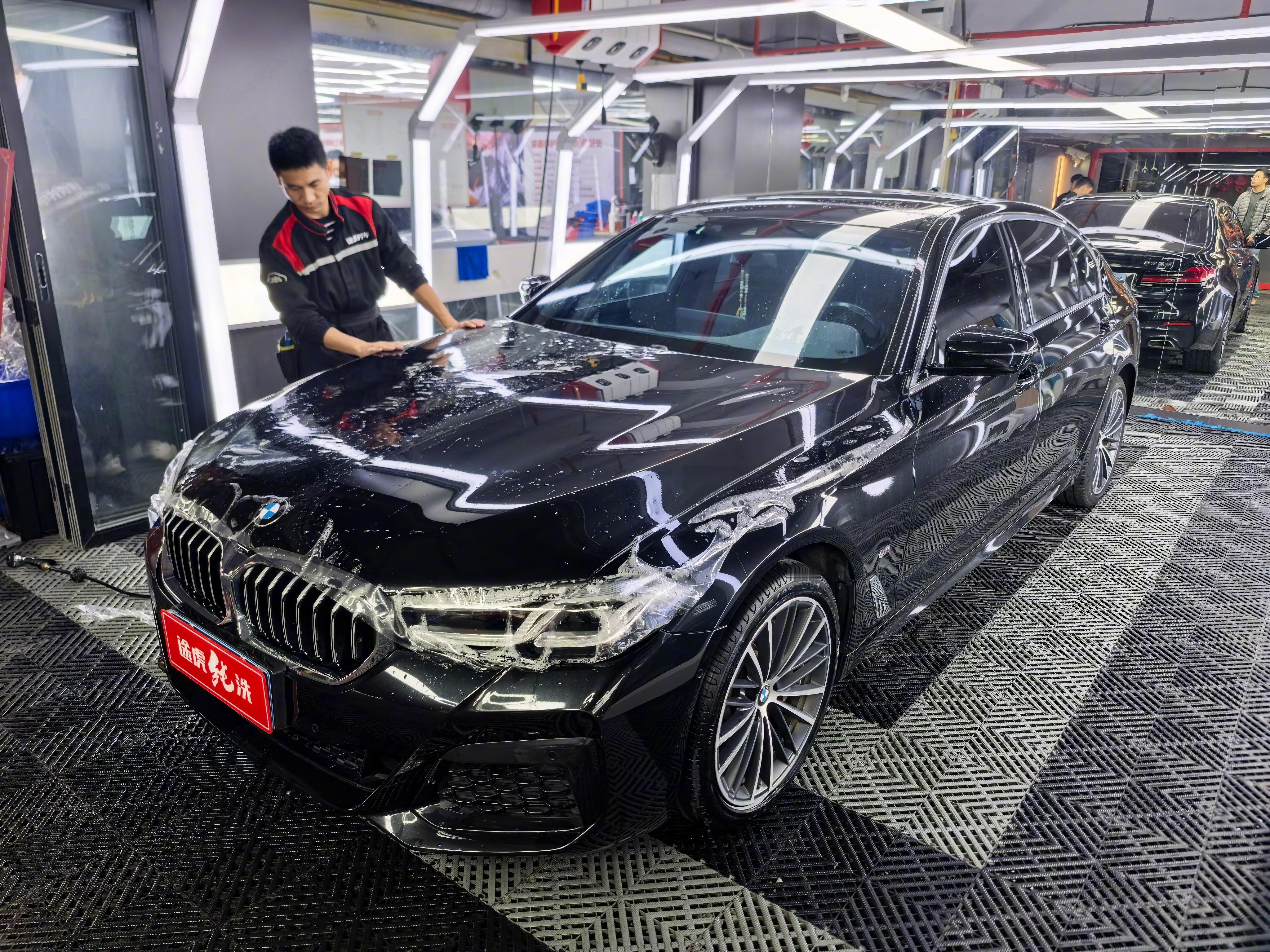 因为私信问我贴不贴隐形车衣很多,找途虎做了个实测,还是值得贴的,几个原因:1、便