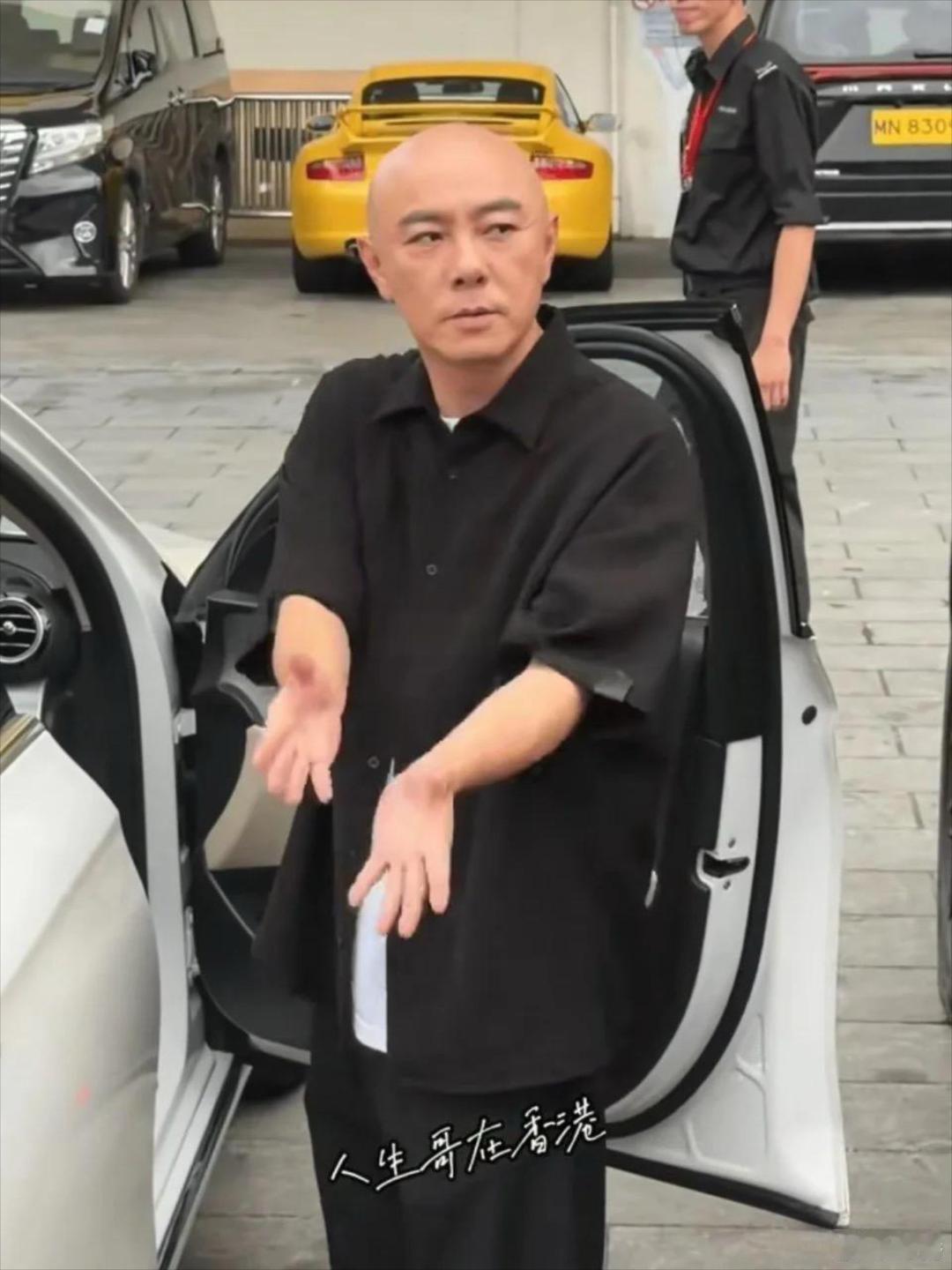 张卫健真的不老了吗？快五十的人了怎么连一根白头发都没有看到过？