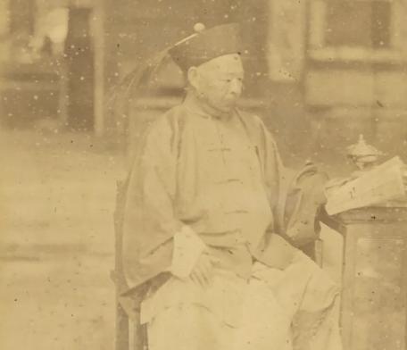 1874年,年过六旬左宗棠奏请辞去陕甘总督,并进京参加当年的会试。朝廷哭笑不得,