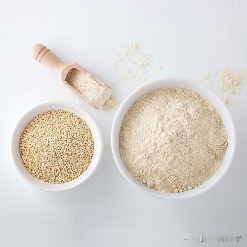 藜麦是控糖又营养的好食材呀老妈和我说，氨基酸丰富还好消化。蒸饭加一把藜麦