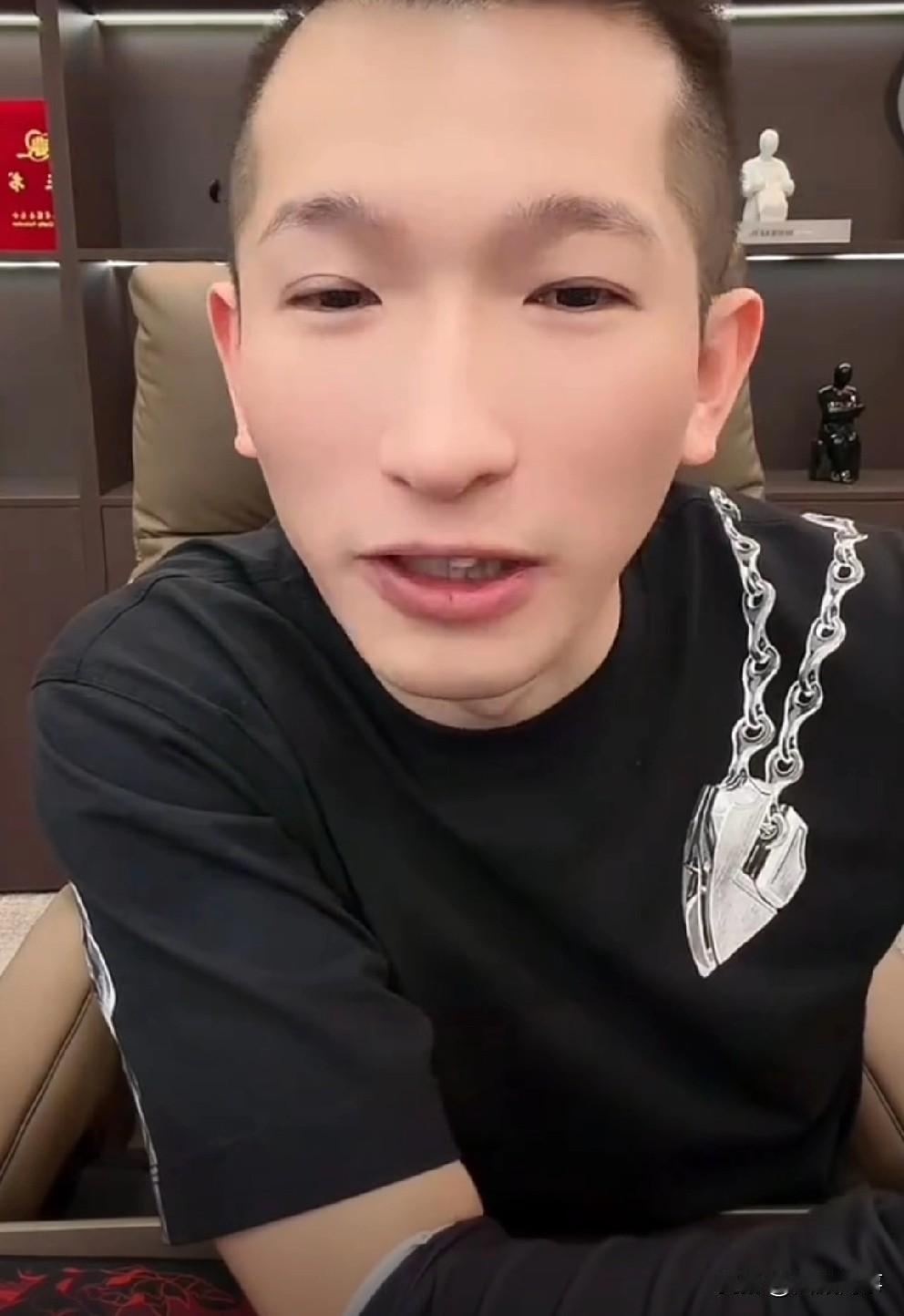 刘二狗被媒体点名并且上热搜，吓坏狗磊：我不行我也停播歇歇吧！