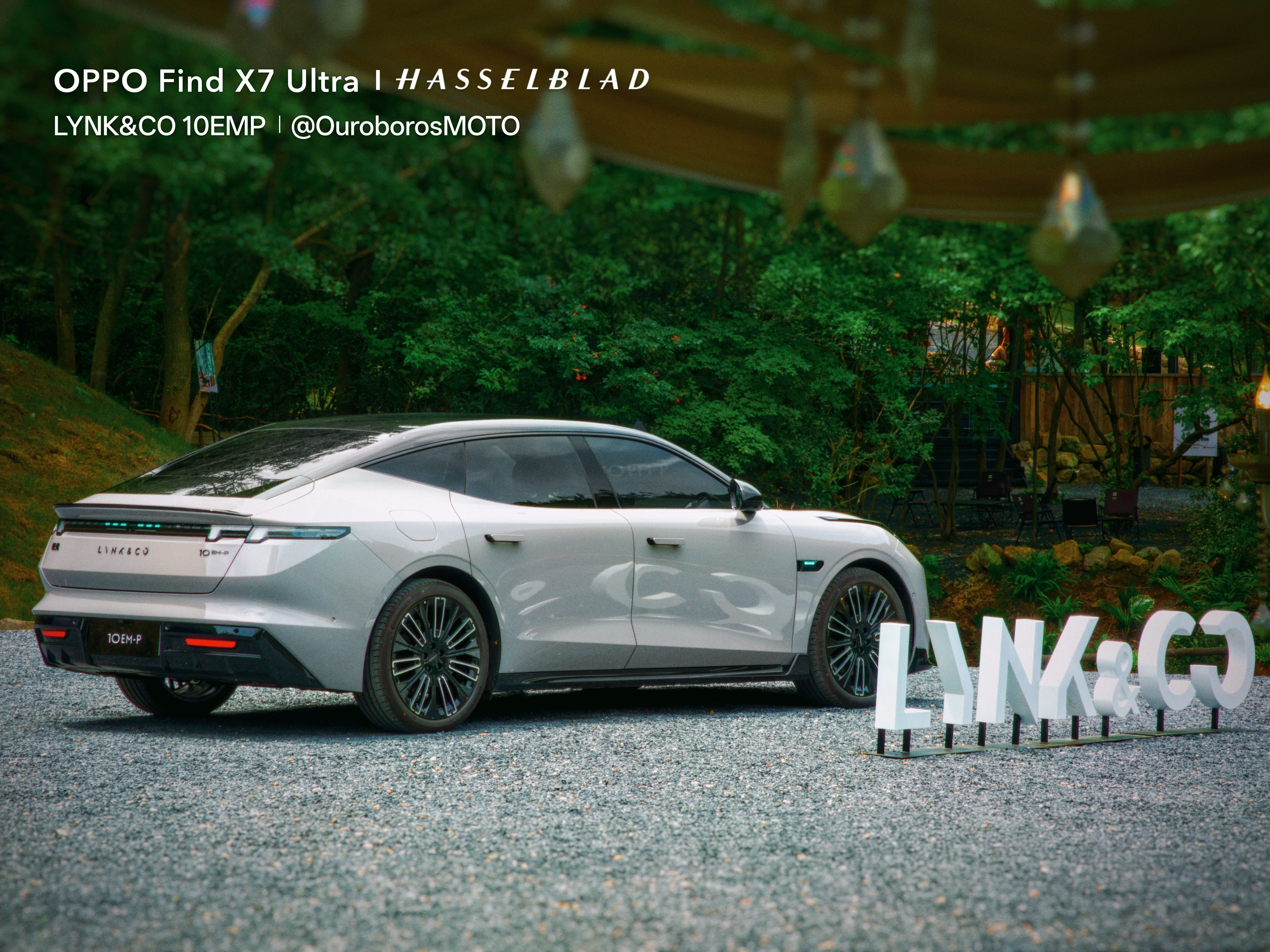 最近这一周基本每天都能看到新上路的10emp，后视镜挂红布条那种不是白色就是米色