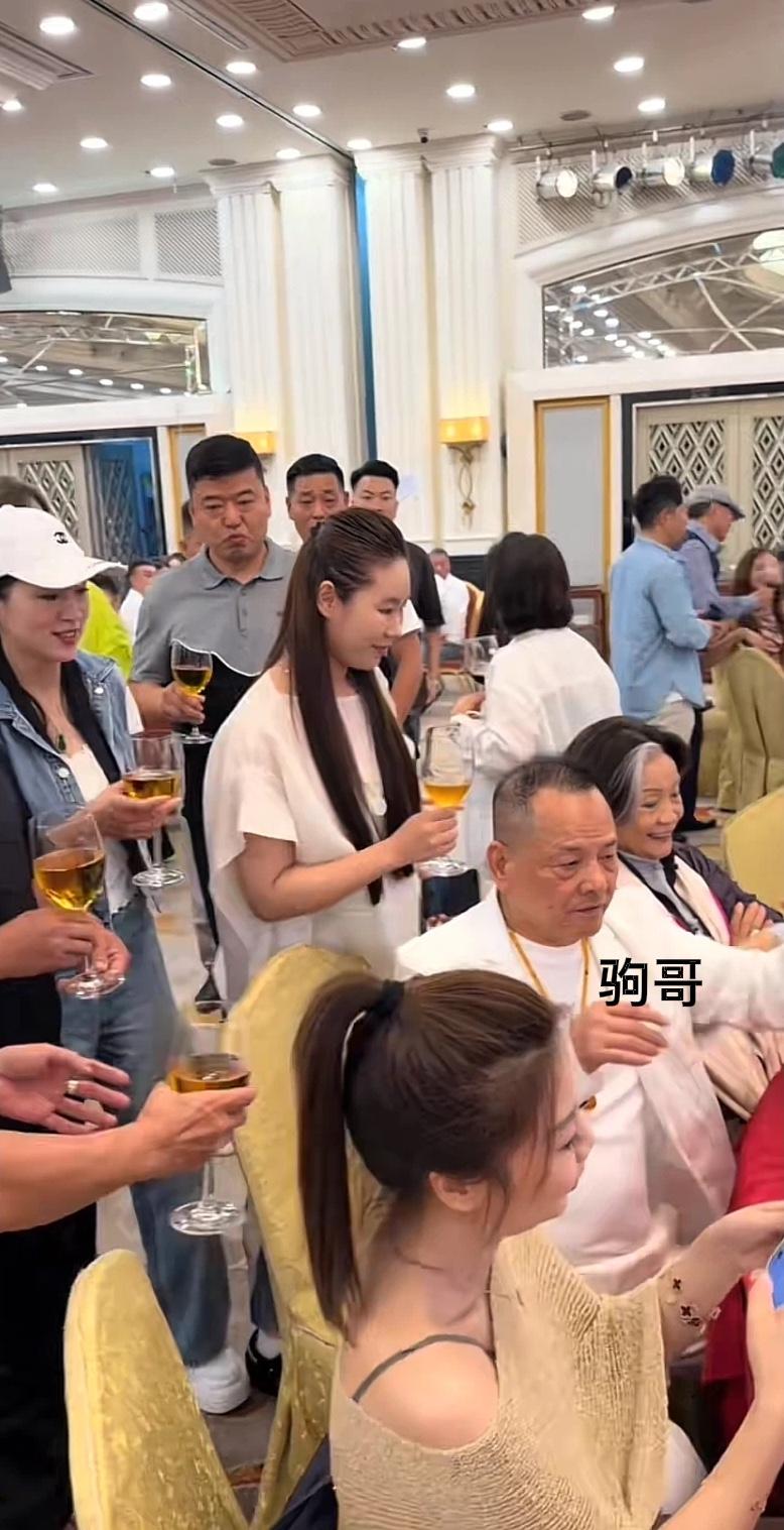 澳门驹哥，太拽了，目中无人。昨天广东珠海洪门啤酒强哥，带着一群兄弟姐妹专程过来给