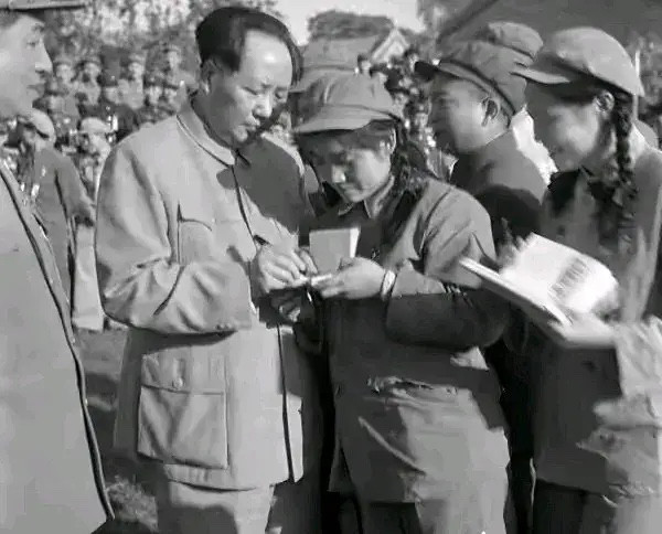 很多人觉得他老人家不懂经济，只会打仗，建国后带领百姓走了不少弯路，但事实真是这样吗？简单总结十条：首