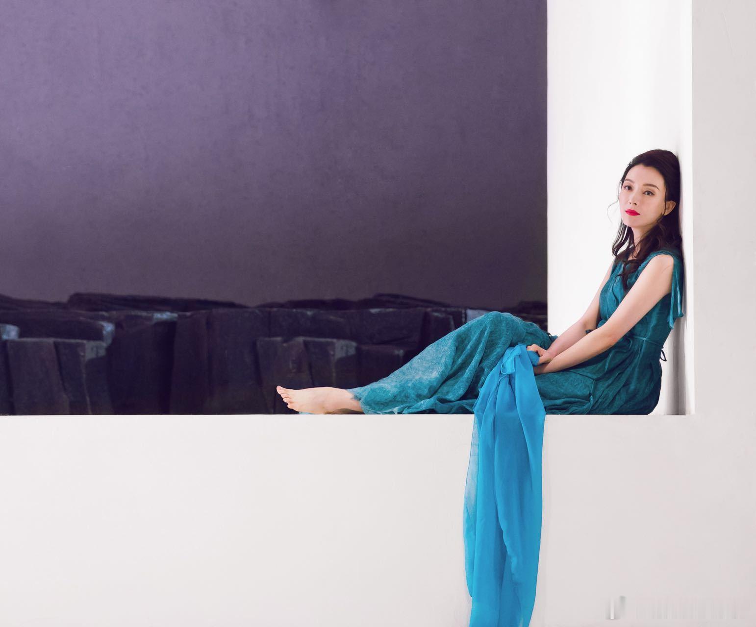 陈数在挪威海上跳舞那一幕，真的是心碎又美丽，充满力量。她的台词也太有深度了，感觉