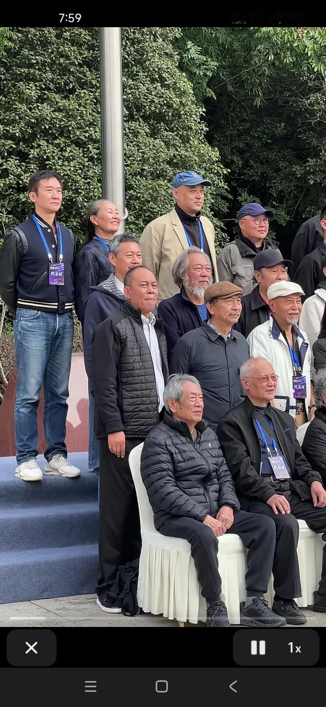 看看这张合影这些艺术家，你都认识谁？看到了好多熟人但是说不出名字