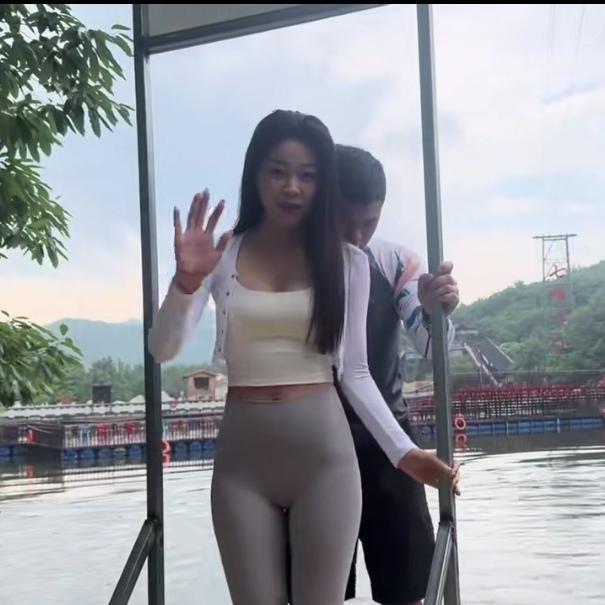 哈哈：这工作太好了！真羡慕这里的工作人员，不知道会不会招工了，要是还招我马上辞去