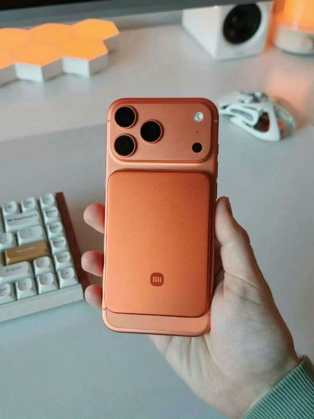 iPhone17只用一个月橙色变粉色大家发现没有，每次新iPhone发布，新配色