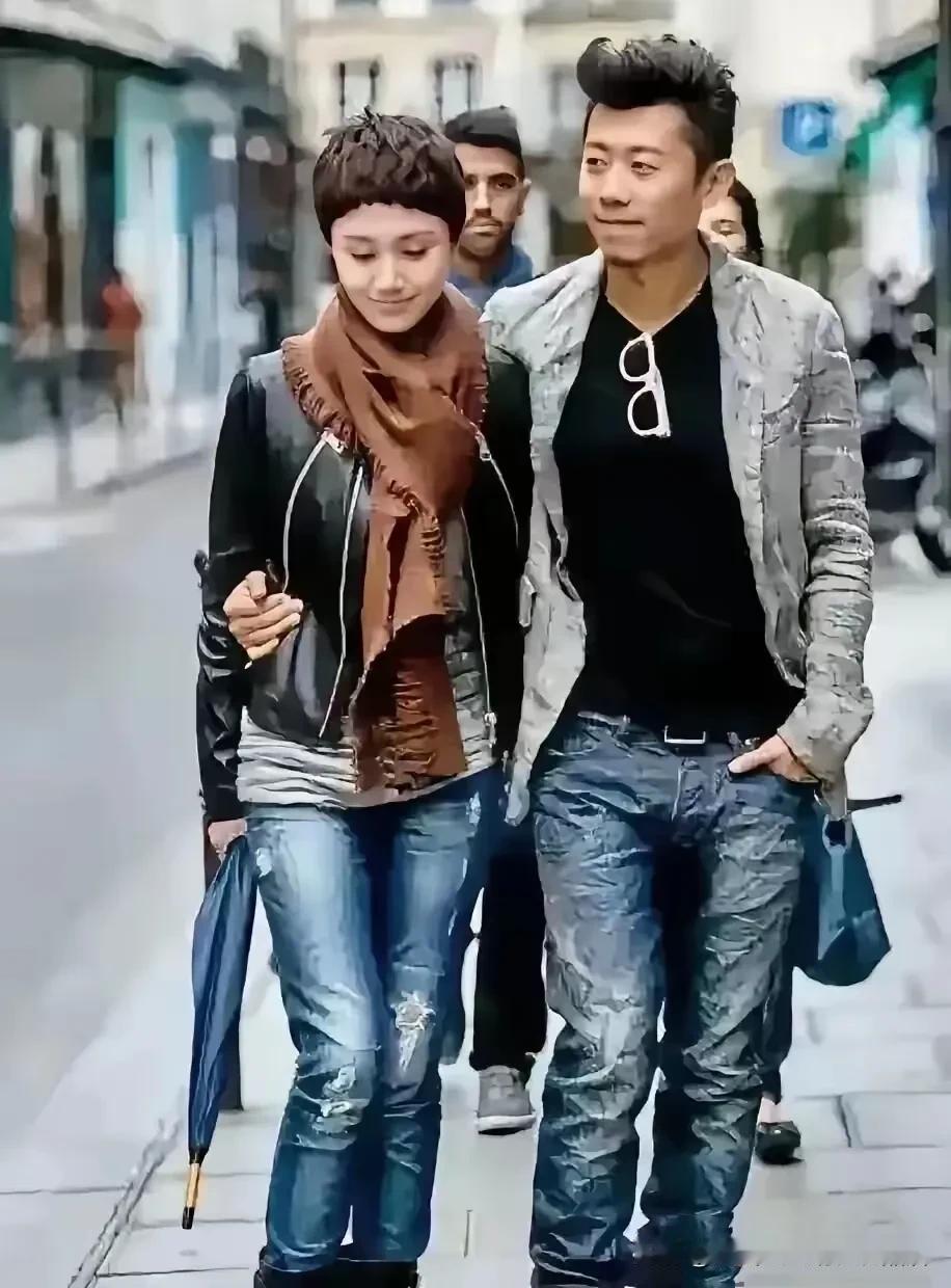 他们二人携手走过多年，最终步入婚姻殿堂，截至2025年，他俩已经结婚14年，一直