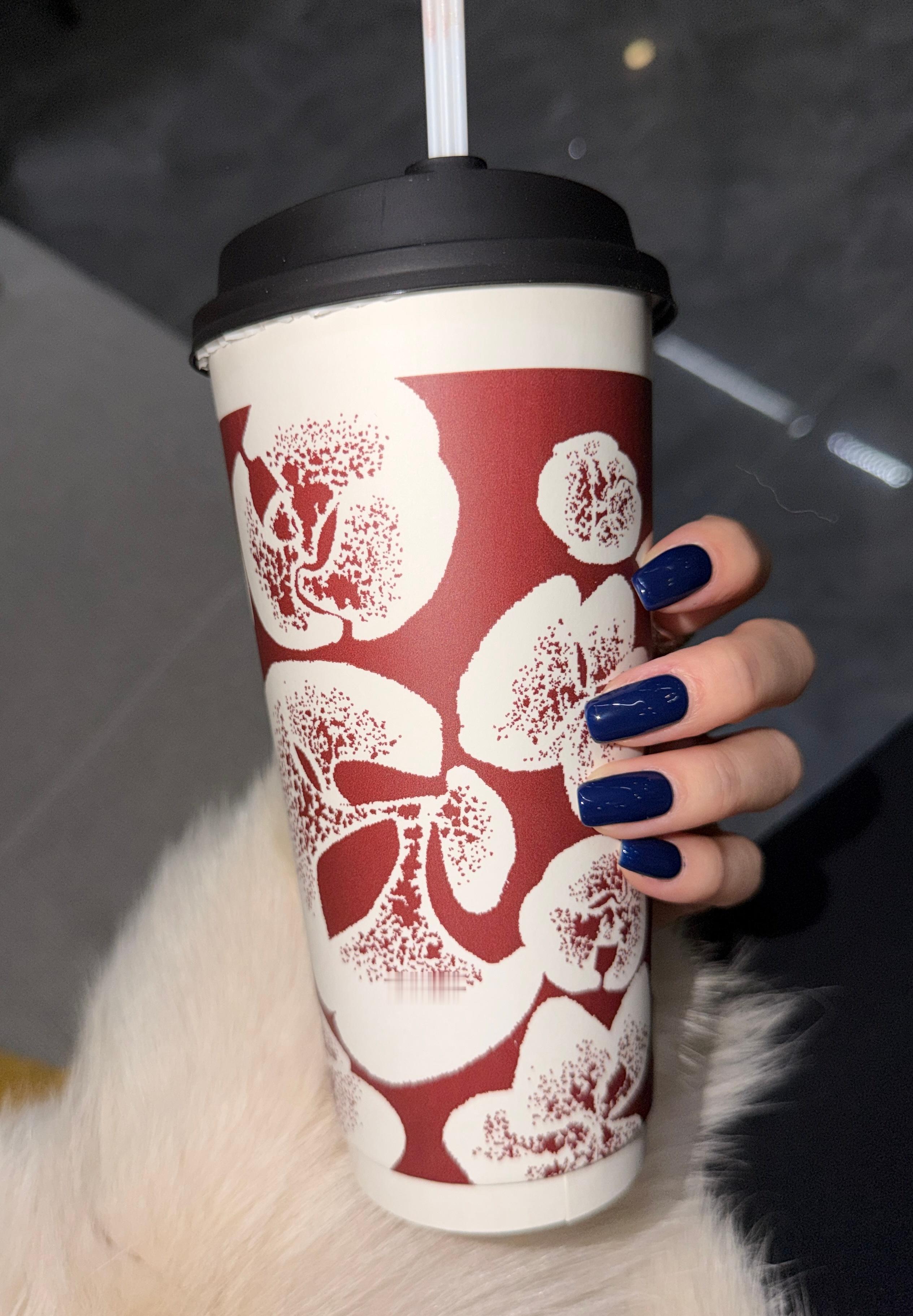 赵露丝同款美甲💅🏻你说蓝色是你最爱的颜色💙做喜欢的美甲染喜欢的发色过想