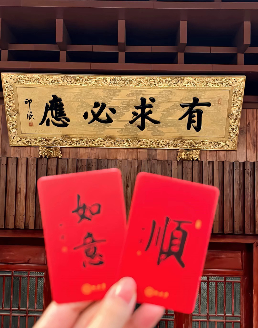 挣钱很苦没有钱更苦花别人的钱更苦当你哭着求别人的时候更苦别人的屋檐再大