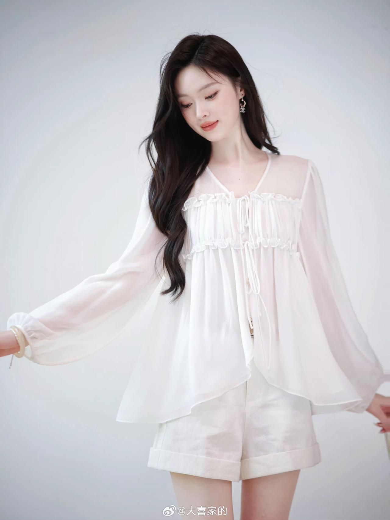 又是谁的白月光呀？​​​