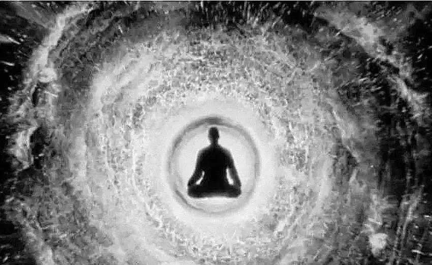 只有中国人是正常人吗？在中国人眼里，真的是只有中国人和与中国人相近且亲厚的人才