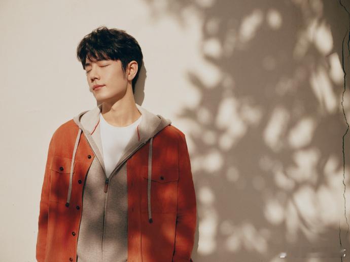 肖战生图完全卷毛男大肖战生图完全卷毛男大，也太适合这个造型了，肖战嫩成啥样了！