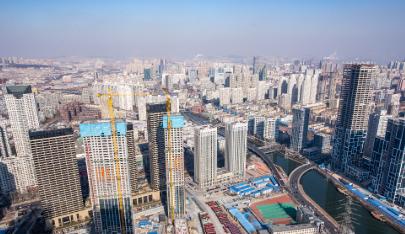 新疆交通职业技术大学在新疆乌鲁木齐。这所学校来头不一般——它是由新疆维吾尔自治区