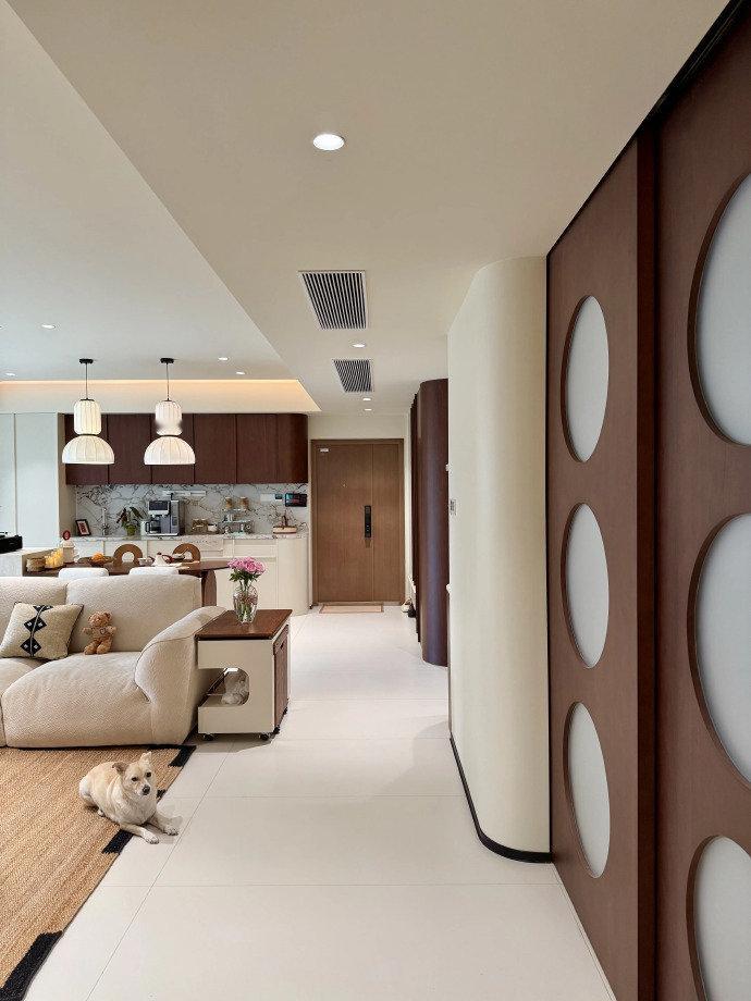 暖色调在冬天就很加分…暖色调+横厅给大家参考..