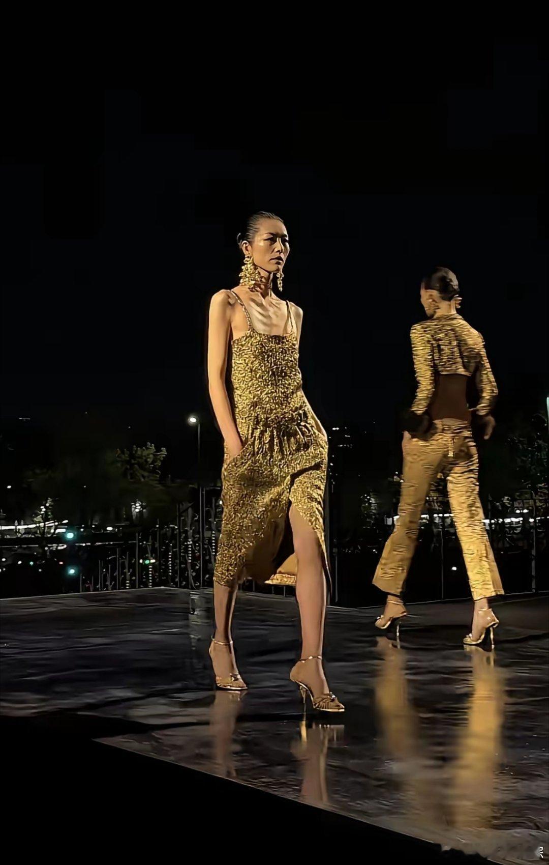 超模刘雯最近怎么了？颜值下降太快，差点没认出，与同期的奚梦瑶相比，大表姐已落下风
