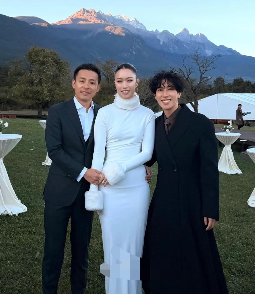 都说豪门结婚讲究面相，香港豪门霍家三少爷新迎娶的泰籍儿媳长相与婆婆朱玲玲的面相很