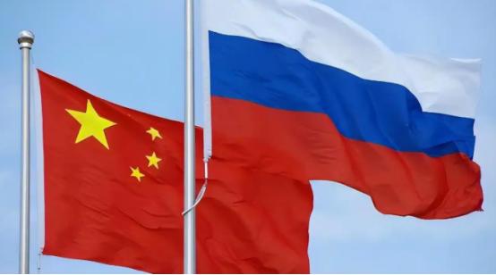 中国为啥不肯明站俄罗斯？难道是没胆量？不是没胆，是没道理！克里米亚、乌东法理上都