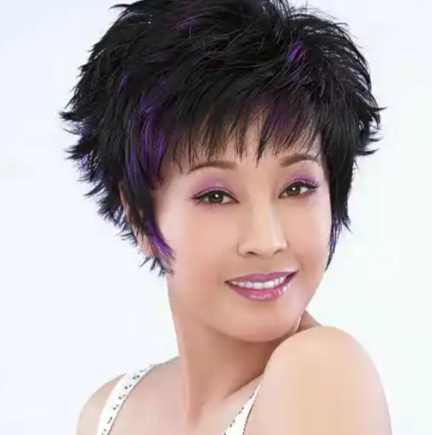 刘晓庆离婚了，记者问她：“您74岁了，为啥还折腾？”刘晓庆直接哈哈大笑：你说人们