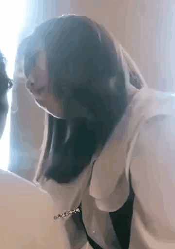 以为化妆师化妆技术很高，当看到被化妆人的时候，我惊呆了。