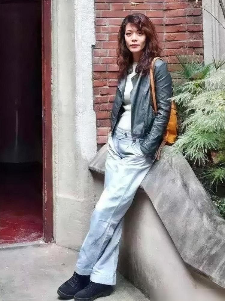 复旦大学陈果说：“男人最大的坏，不是杀人放火，而是他明明知道自己的妻子很顾家，很