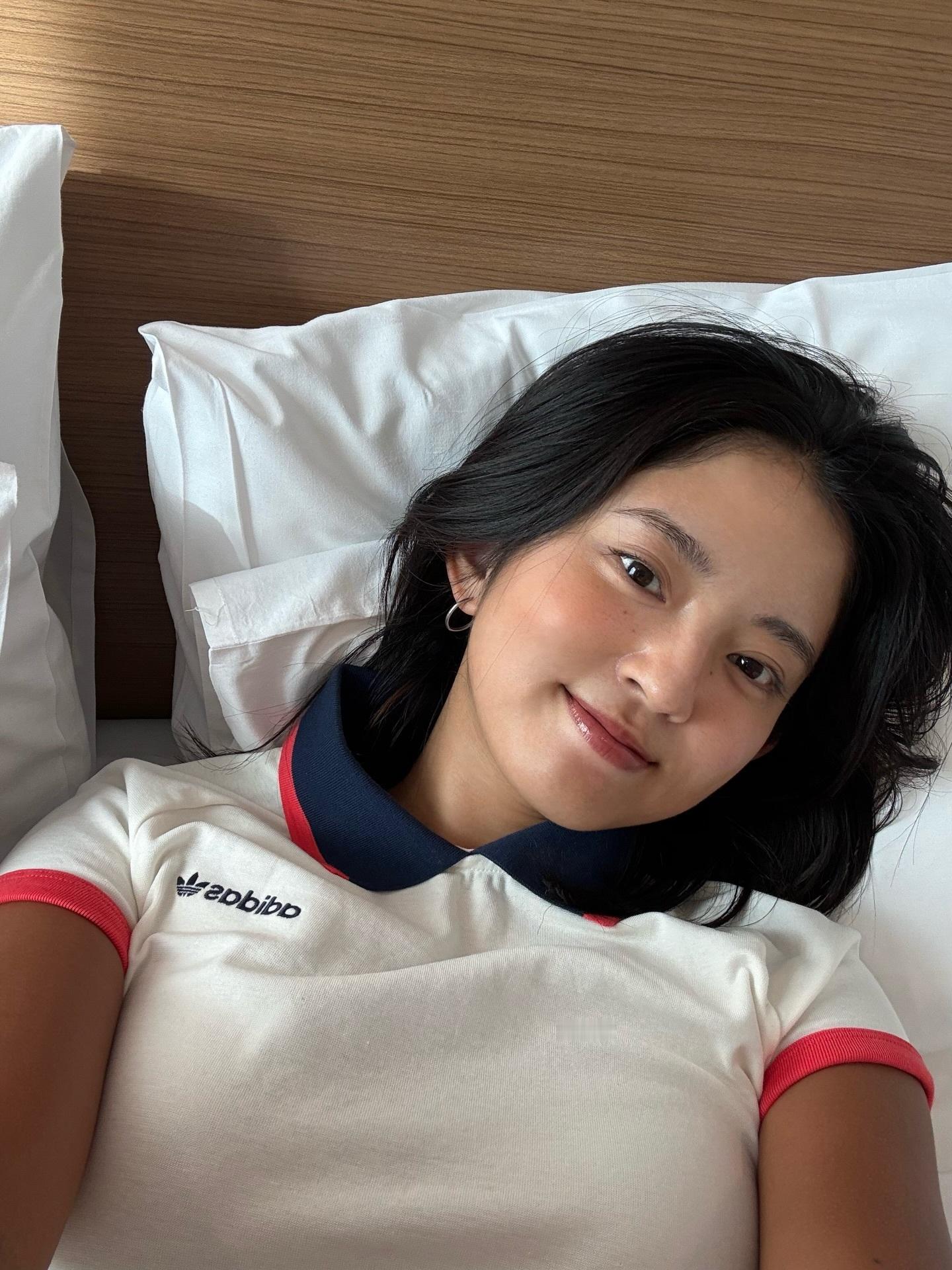 鈴本美愉「お休みをいただいて旅行中~高校時代の同級生と年1開催の旅行✈︎写真たく