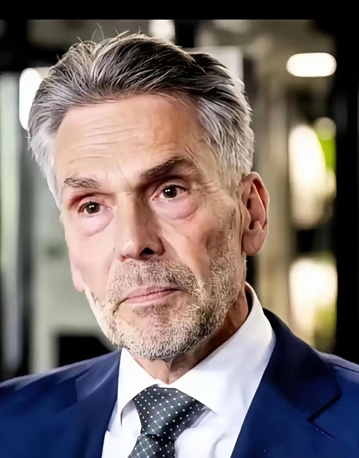 荷兰这次是真的急了！4月7日，荷兰媒体和多家外媒同时放出消息要花约1