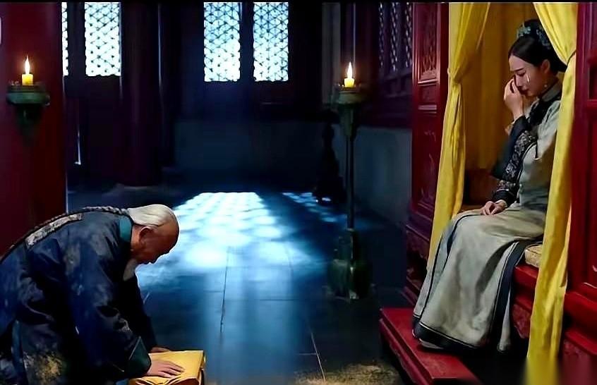 网传左宗棠收复新疆回京，据说慈禧屏退了所有人，就问了一句：“那人还在吗？” 