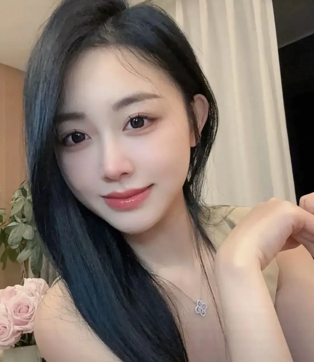 老方刚退休不久，就大力宣传自己得了抑郁症，而且病得很严重，要去上海大医院治疗。