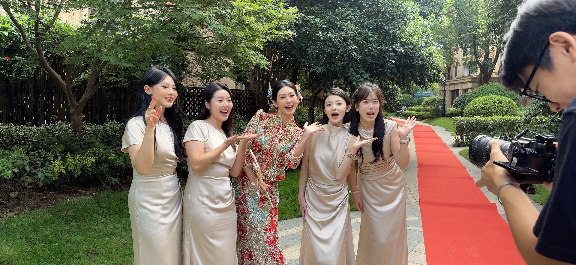 车评人小吕秋晨大婚天啦噜，新娘亮相了！新娘真美，新郎好帅！​​​