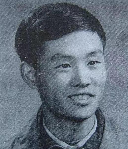 1970年，一知青因一首歌判死刑，被公审后，审判员给他的宣判竟然是“有期徒刑10