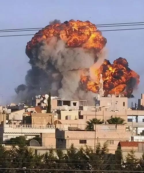 黎巴嫩真主党下场，胡塞武装也参与进来，伊拉克、叙利亚什叶派武装也开始发力，美以如