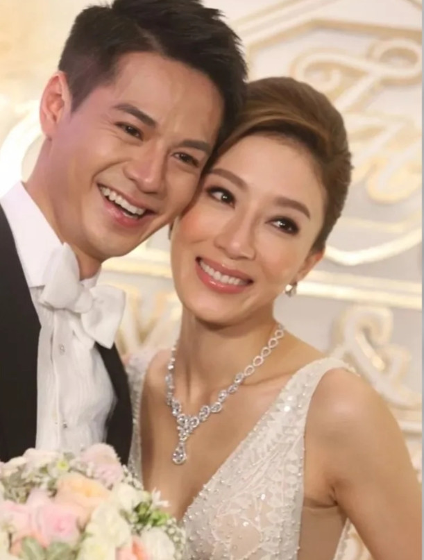 <em>杨怡</em>：老公居然是他